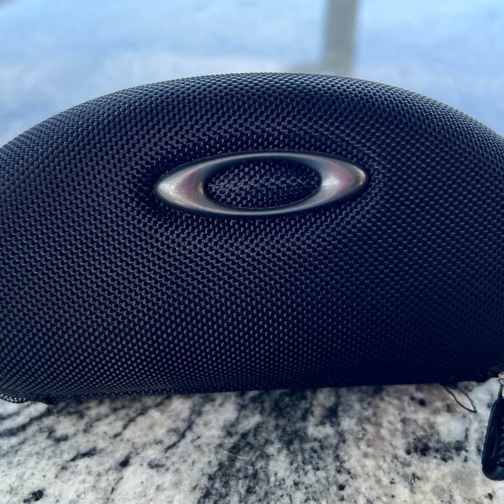 Oakley Black Mesh Sunglasses Clamshell Case